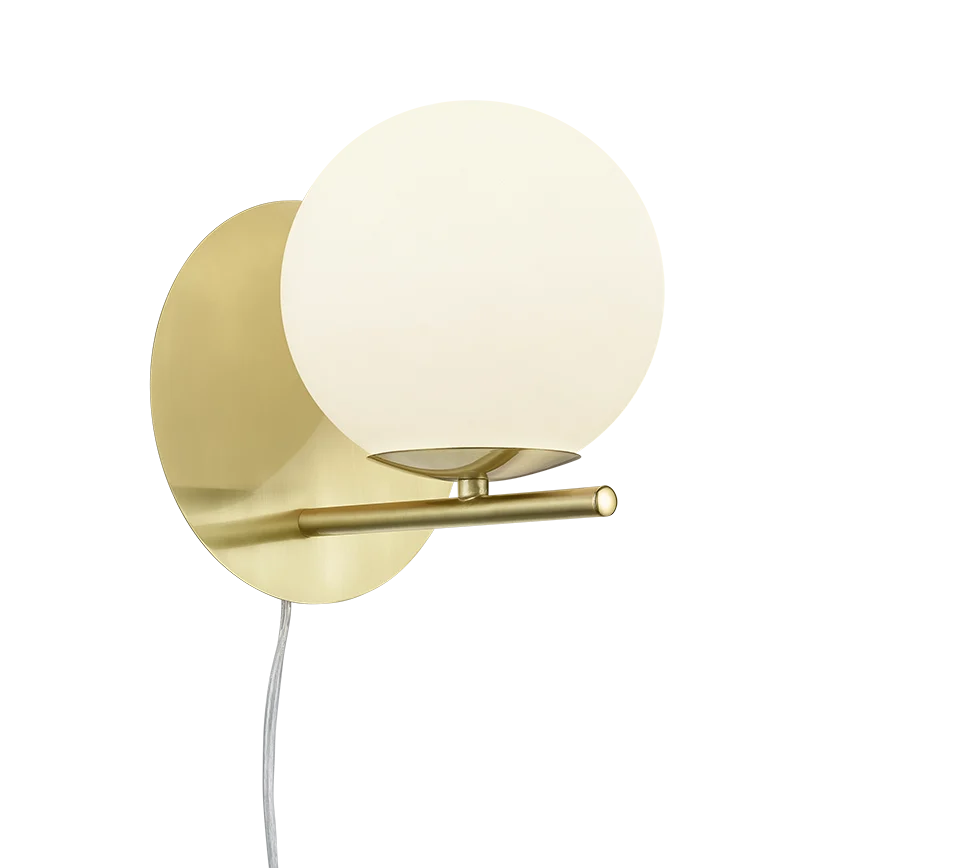 Wandlamp Fluder mat messing met witte glazen kap en ronde wandplaat, set van 3