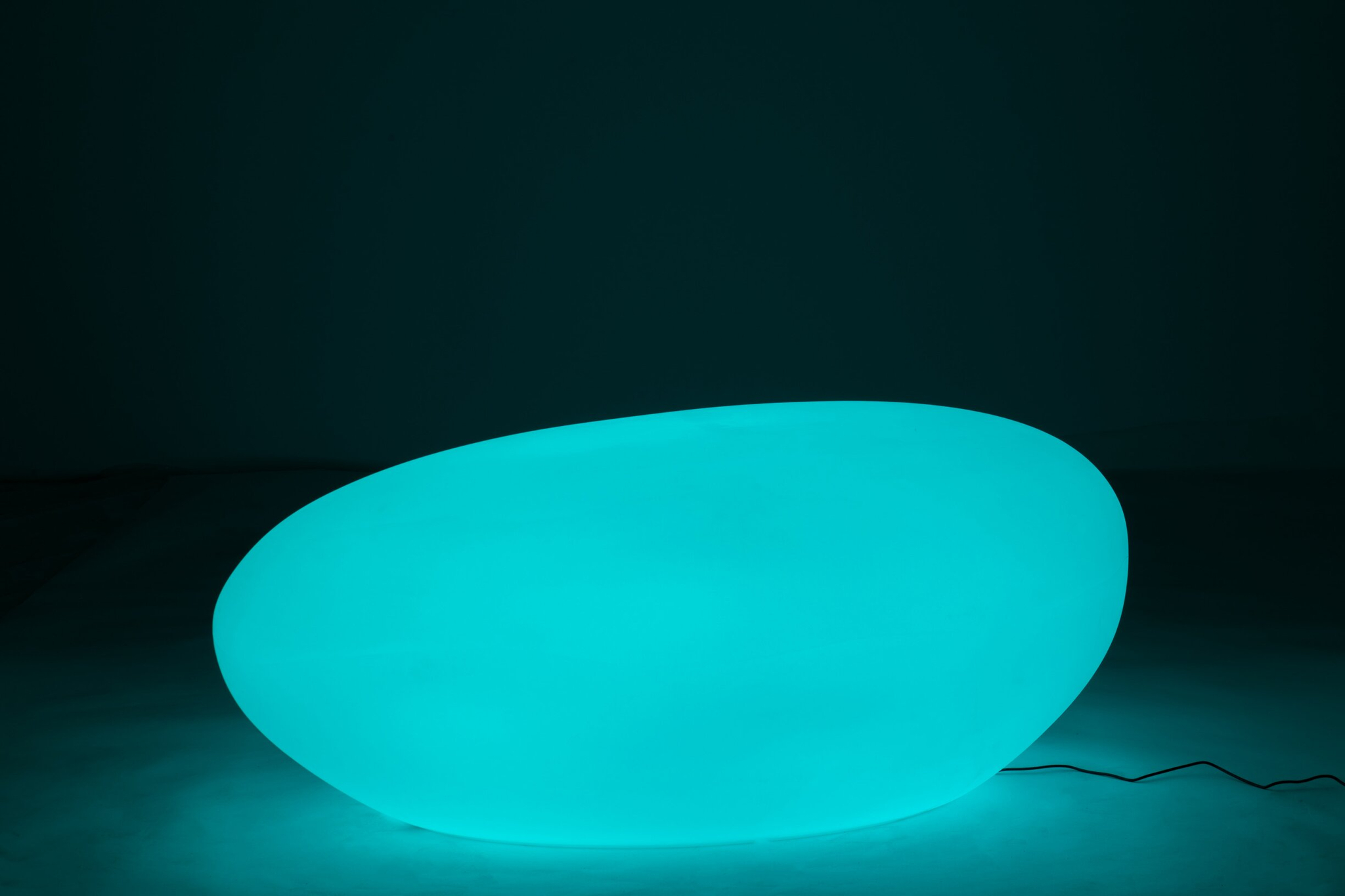 Tafellamp Malone Wit H50 cm, ovale LED-lamp met zacht turquoise licht en strak modern design