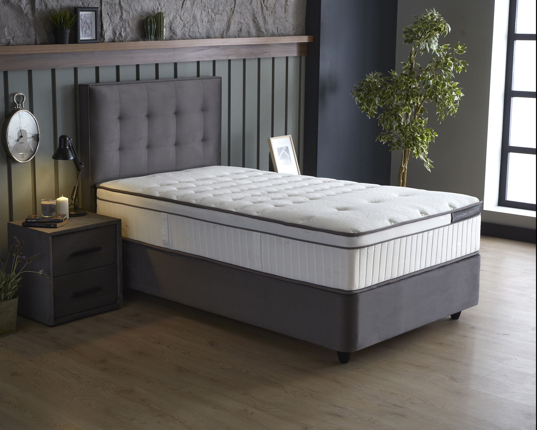 Boxspring Lemoro Antraciet 90x200 met hoofdbord, matras en opbergbox in stijlvol fluweel