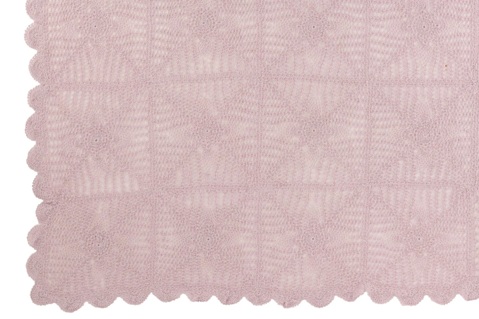Tafelkleed Beemona Roze van katoen met zachte tint en sierlijke scalloprand