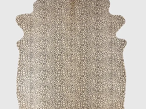 Koeienhuid Slussal Naturel 180x160 cm met dalmatierprint, naturel vloerkleed voor een warme, stoere uitstraling