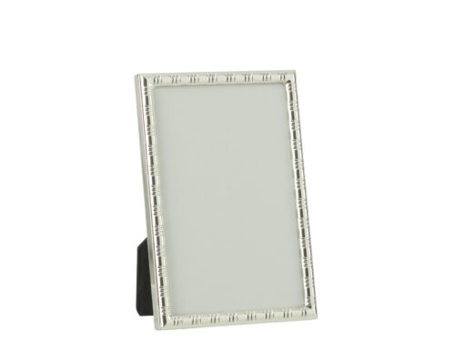 Fotolijst Graver Glas Zilver met verfijnde zilverkleurige rand voor foto 15x20 cm in stijlvol compact formaat
