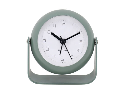 Wekker Maskino Groen van Karlsson met groen ijzeren frame, witte wijzerplaat en compacte retro look
