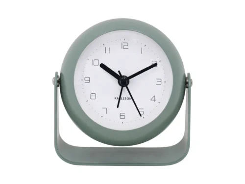 Wekker Maskino Groen van Karlsson met groen ijzeren frame, witte wijzerplaat en compacte retro look