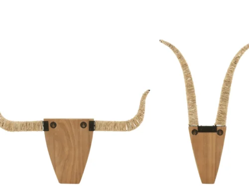 Wanddecoratie Bribella wit en naturel, set van twee stierenkoppen met houten en rieten afwerking