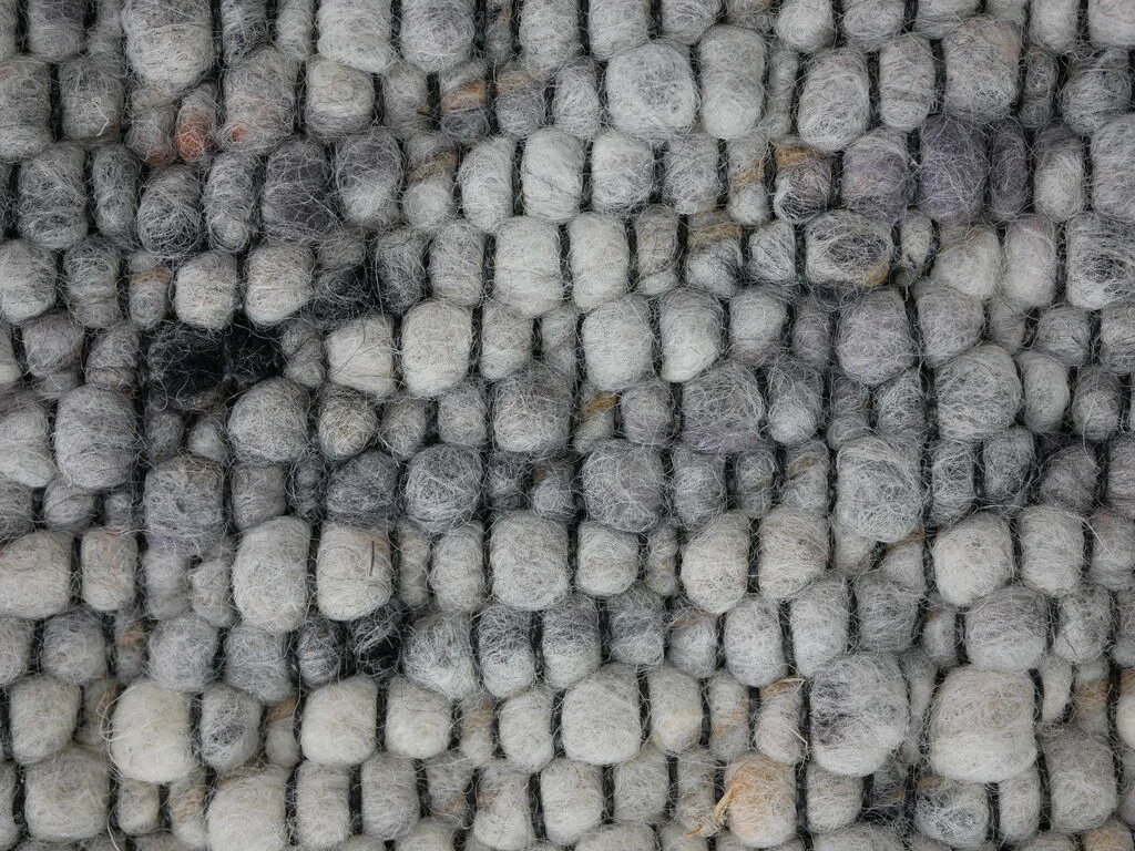 Vloerkleed Laurdir zwart, vlakgeweven 100% wol met rustige steentextuur, 300 x 200 cm