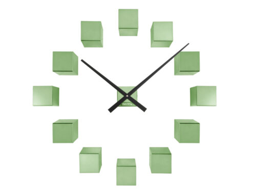 Wandklok Coodand Groen met groene metallic kubusindexen en zwarte wijzers, modern rond ontwerp