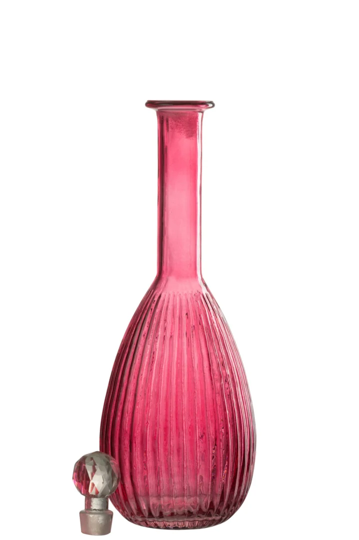 Karaf Stintund van rood glas met slank silhouet en elegante ribbelstructuur