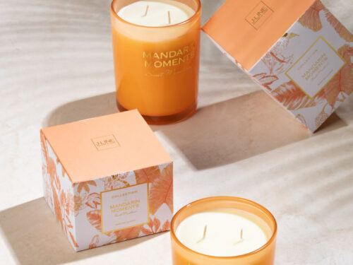 Oranje geurkaars Mandarin Moments van J-LINE met dubbele lont en bijpassende doosjes, warm en decoratief