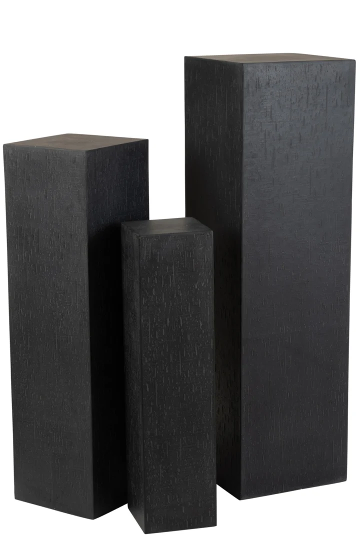 Zwarte Bidum woonaccessoire met drie hoge rechthoekige pilaren en een strakke, matte afwerking