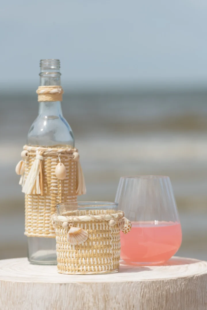 Decoratie Joosy Glas Naturel met schelpen en papier, natuurlijke flessendecoratie in slank formaat