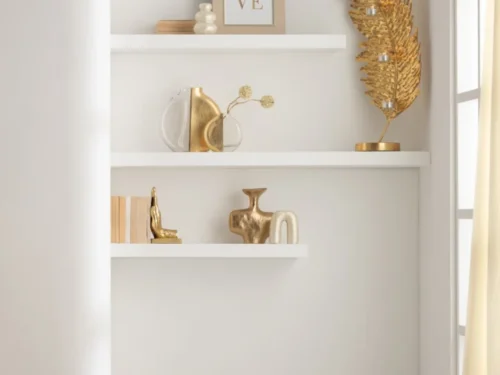 Gouden Heetaro aluminium vaas, 21 cm hoog, met strakke moderne vorm in een stijlvol interieur