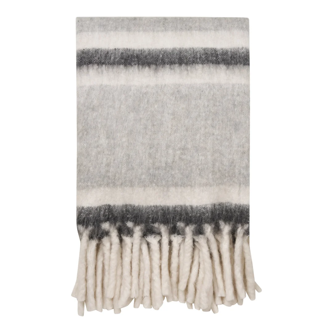 Plaid Rundir Grijs 130x170 cm met zachte wolmix, grijs-wit gestreept dessin en franjes