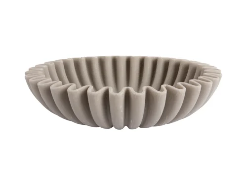 Schaal Pares lichtgrijs polyresin met opvallende gegolfde vorm voor tafel of dressoir