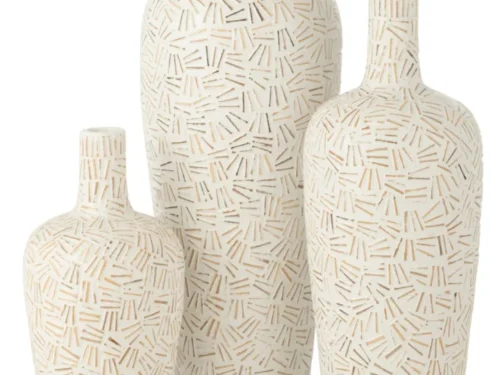 Drie witte Vaas Haasino Beton met slanke hoge vorm en speels reliëf, stijlvolle woonaccessoires set