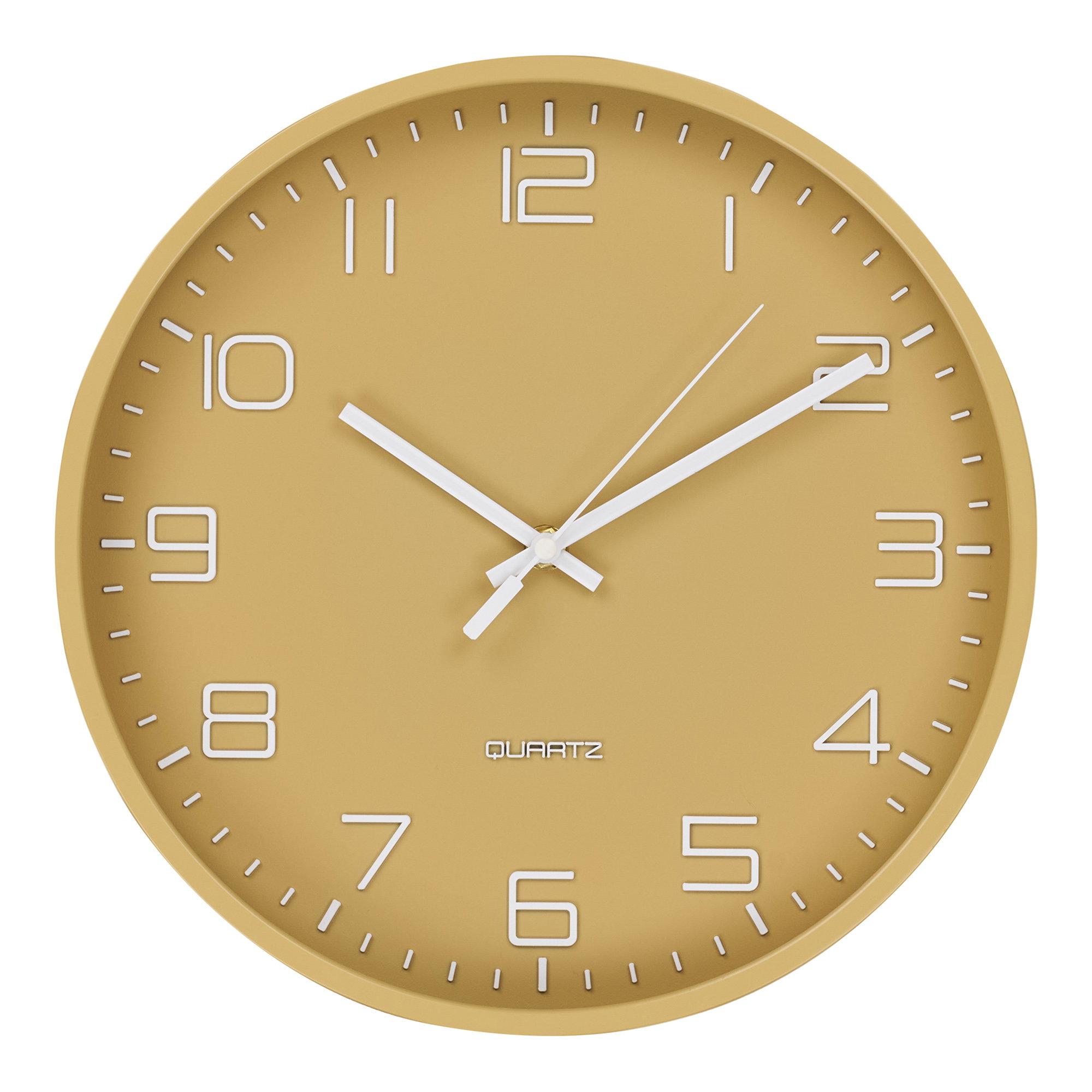 Wandklok Klaardil Oker, ronde okergele klok met witte cijfers en stil quartz uurwerk