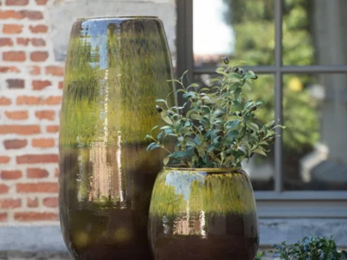 Pot Vommek polyethyleen groen H60 cm met kunstolijfboom in glanzende pot, decoratief en compact