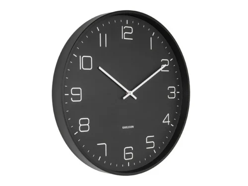 Wandklok Bussia Zwart met strakke zwarte wijzerplaat, witte cijfers en moderne minimalistische uitstraling