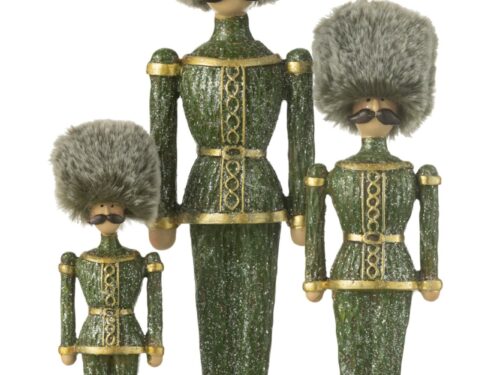 Groene notenkraker Klietar van polyresin met glitter, bontmuts en gouden details voor winterse sfeer