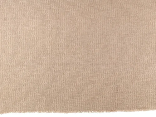 Plaid Liemmos beige met zachte structuur en franjes, sfeervolle woonaccessoire van katoen en polyester