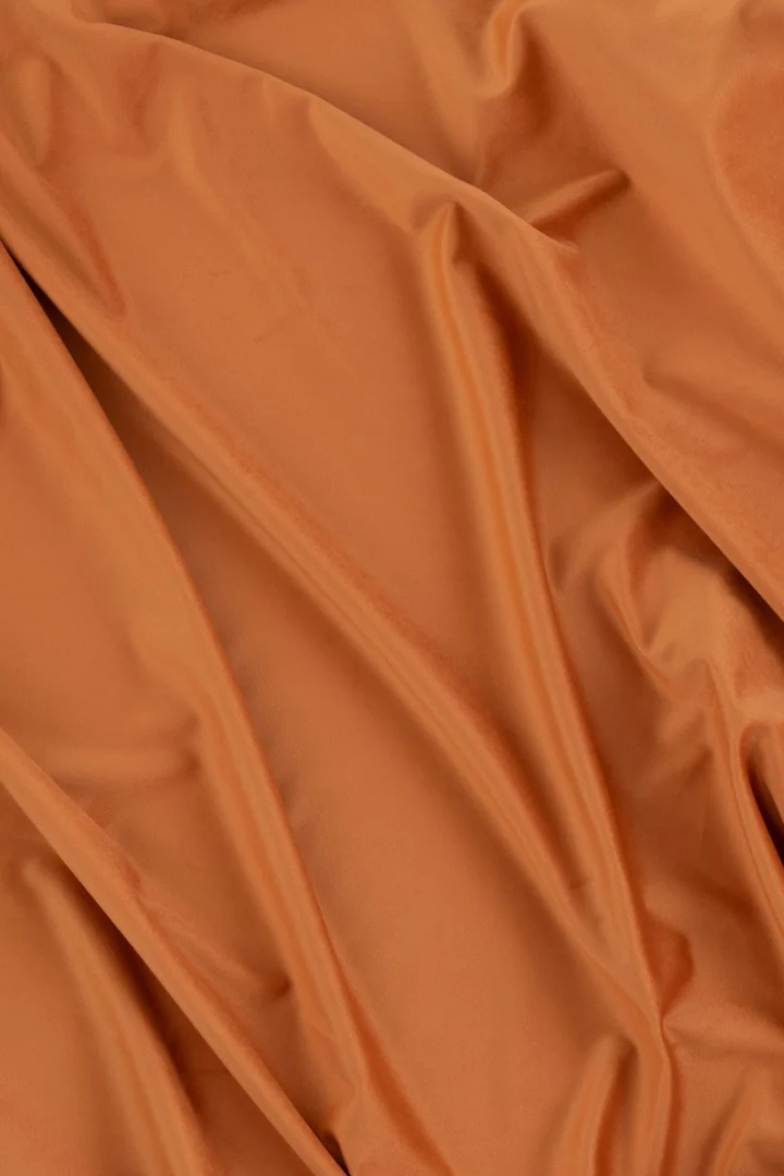 Woonaccessoire Jeindas geel polyester met zachte fluwelen uitstraling en royale stofdrapering