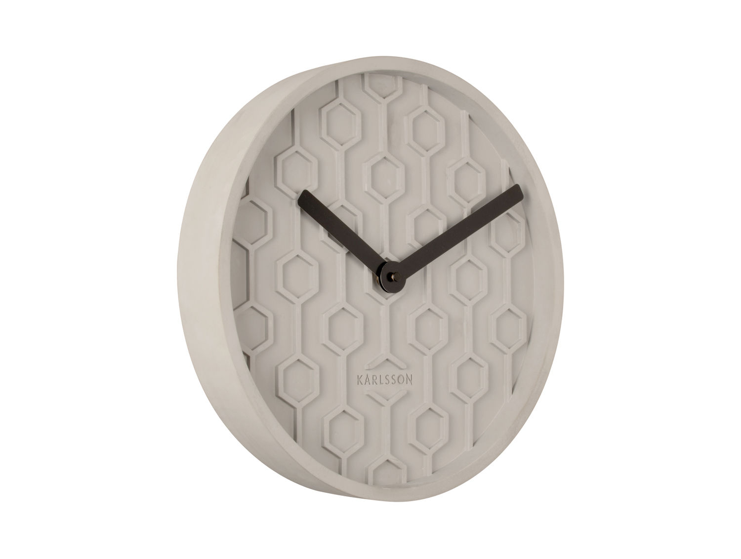 Wandklok Brusand Grijs met 31 cm diameter en zwart-wijze wijzers, modern reliëfdesign