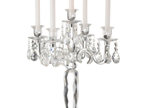 Kandelaar Skaurman van transparant kristal met vijf armen en brandende kaarsen, elegant en hoog design