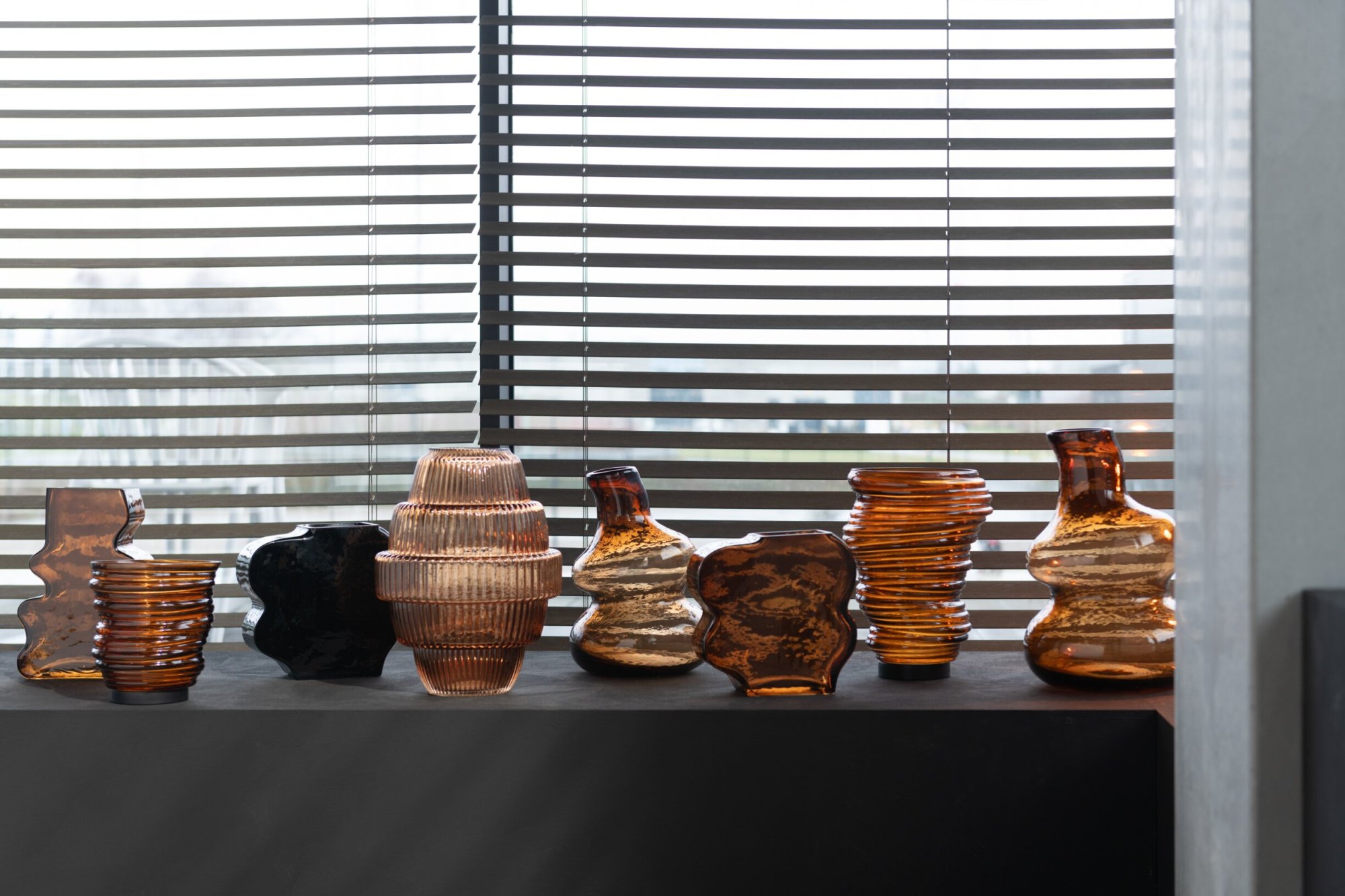 Vaas Skinnen Glas Bruin H25 cm - Set van 2 - Afbeelding 2