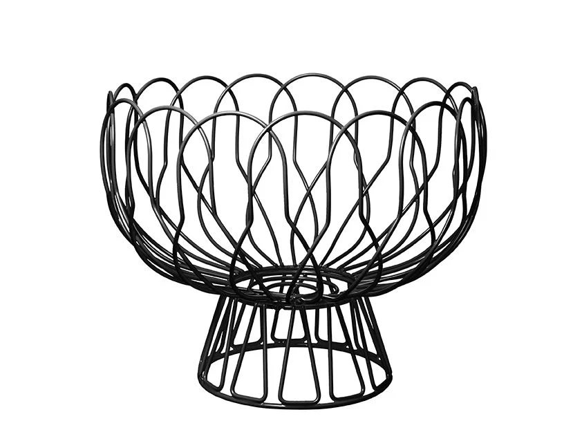 Mand Taatoro zwart metalen open mand met speels draadpatroon en compacte, stoere uitstraling