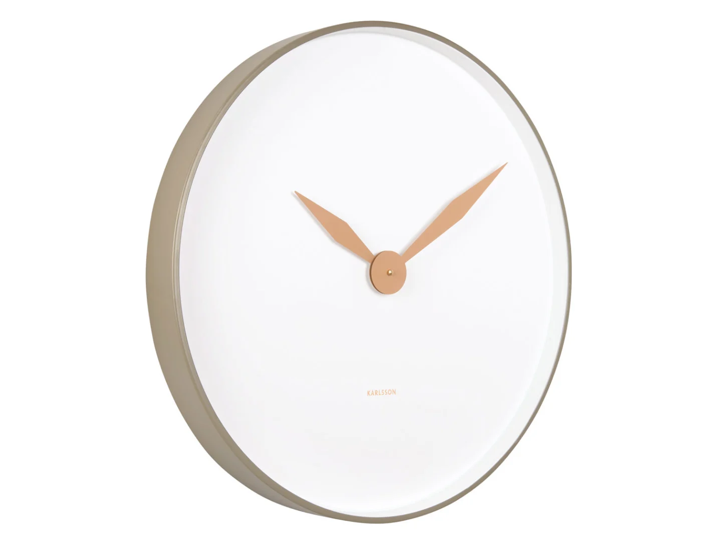 Wandklok Stadea Groen van Karlsson met ronde vorm, minimalistisch wit ontwerp en subtiele beige wijzers