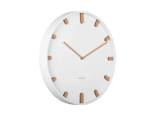 Wandklok Dessu Wit van Karlsson met witte metalen behuizing en subtiele houtaccenten, minimalistisch design
