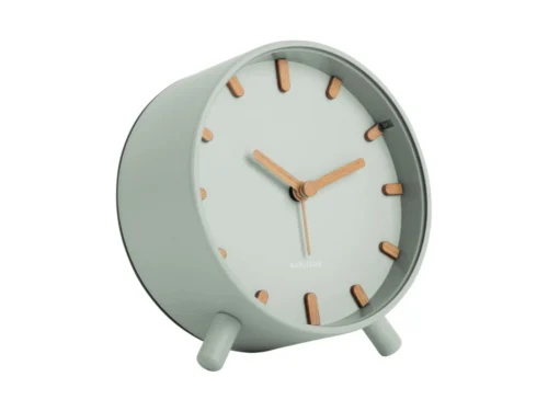Wekker Prolvia Wit van Karlsson met houten accenten en compacte, ronde Scandinavische vormgeving