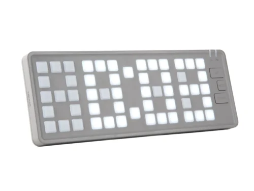 Wekker Braalvos lichtgrijs met retro toetsenborddesign en grote verlichte knoppen