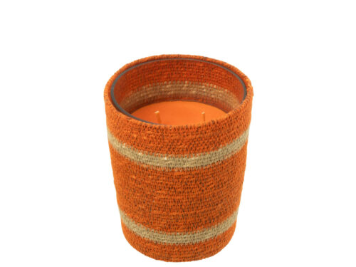 Geurkaars Trygve Glas Oranje met rotan afwerking en warme oranje tint, stijlvol woonaccessoire voor sfeer thuis