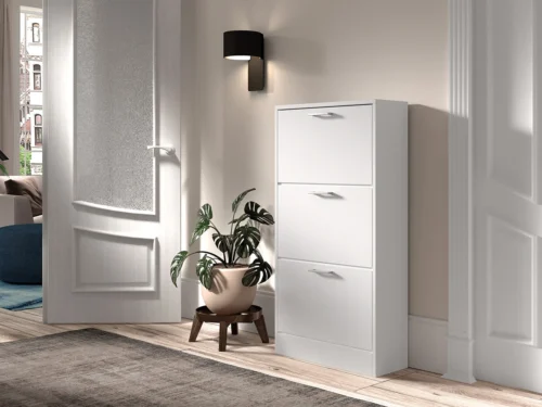 Witte Brerny schoenenkast met drie kleppen in smalle hal, strak en ruimtebesparend design