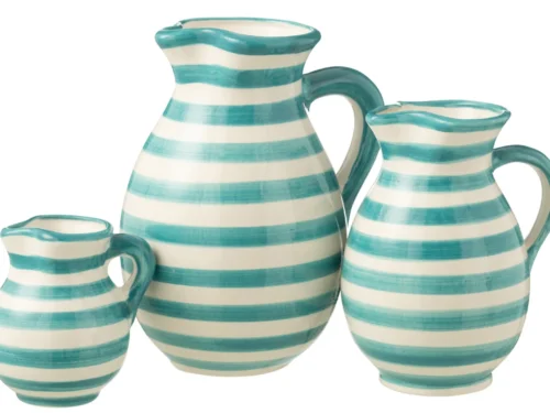 Schenkkan Saltin meerkleurig keramiek met turquoise strepen en decoratieve, rustieke vorm