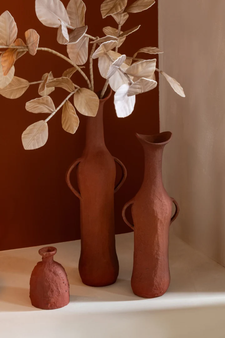 Soliflorevaas Moolvella aluminium bruin met terracotta-effect en elegante handgreepdetails