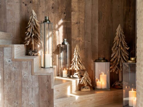 Sussine houten kerstboom naturel H70 cm met open drijfhoutlook en warme, sfeervolle uitstraling