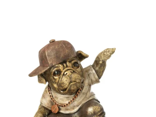 Seinnas bulldog op skateboard in antiekbruin polyresin, stoer woonaccessoire met speelse uitstraling