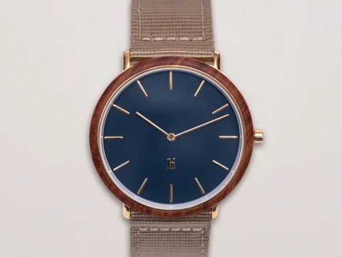 Horloge Pullona Blauw met donkerblauwe wijzerplaat, houten bezel en cognac leren band￼