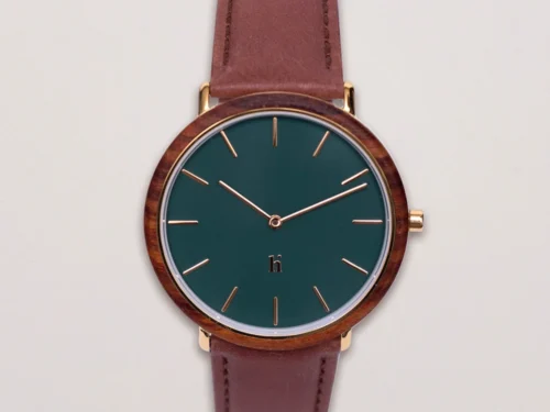 Horloge Karmine Walnoot Cognac met donkergroene wijzerplaat en bruine leren band