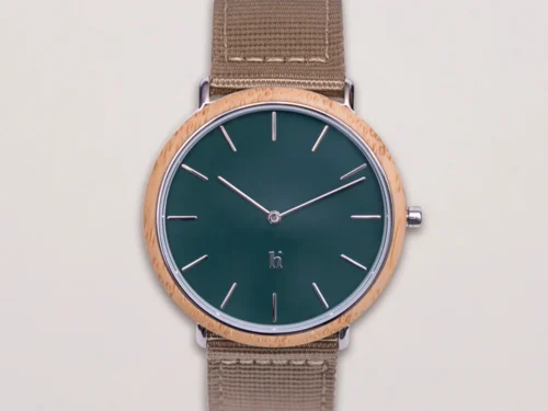 Horloge Poossek Cognac met bamboehouten kast, donkergroene wijzerplaat en beige canvas band