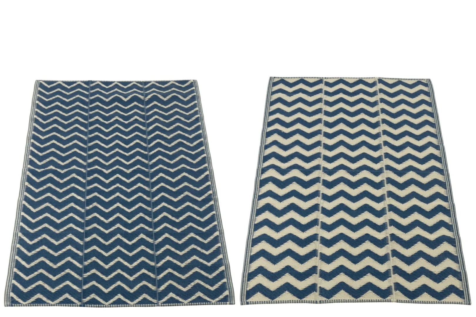Woonaccessoire Stormik wit, set van 2 strandmatten met blauw-wit zigzagpatroon en geweven textuur