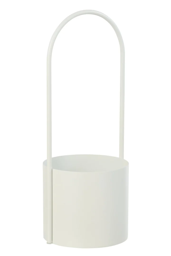 Witte metalen bloempot Niemas H48 cm met slanke hoge vorm en handgreep