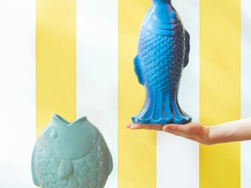 Blauwe Garos decoratiefiguur van steengoed, 28 cm hoog, met slanke visvorm en glanzende afwerking