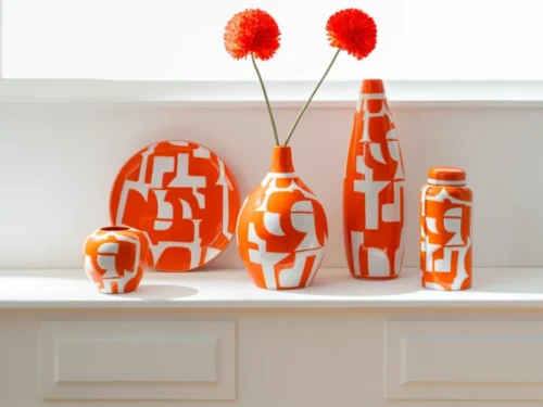 Vaas Klierraro porselein wit met oranje accenten, modern geometrisch design, H16 cm