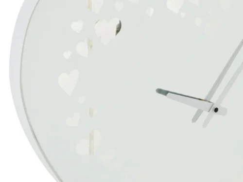 Wandklok Hoolder wit glas met hartjesprint en strakke witte wijzers, stijlvol wandaccessoire
