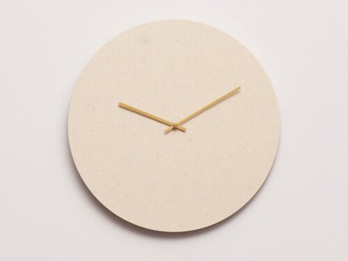 Klok Kleidesta Zwart, minimalistische wandklok Ø38 cm met zwarte afwerking en wijzers