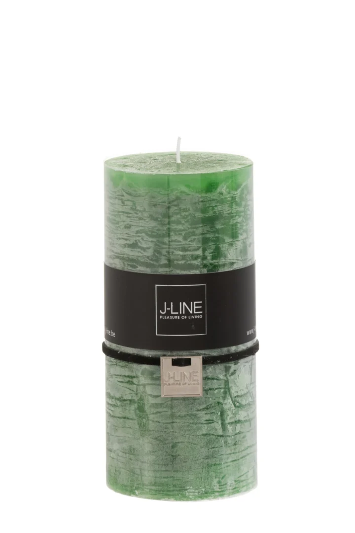 Cilinderkaars Jeisaro groen, slanke sfeervolle kaars met egale afwerking en J-LINE label