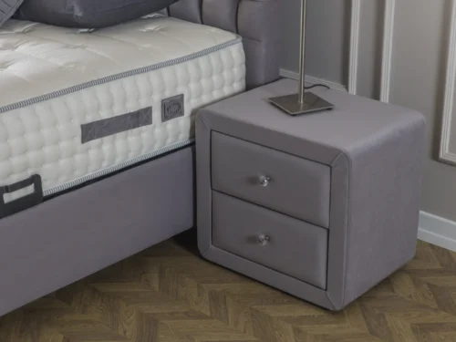 Nachtkastje Foobar taupe 51 cm met 2 lades en luxe, moderne afwerking naast het bed